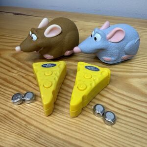 2019 Disney Ratatouille Adventure Remy/Emile Magnet Wearable Remote Control Toys